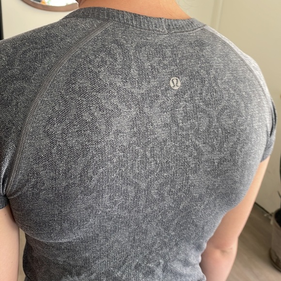 lululemon Swiftly short sleeve shirt - Picture 4 of 4